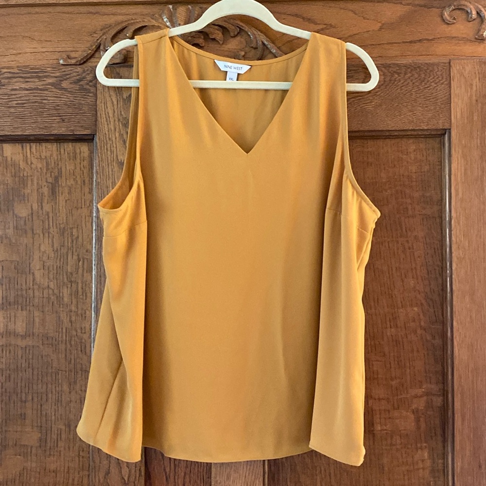 Nine West XXL V-neck sleeveless blouse